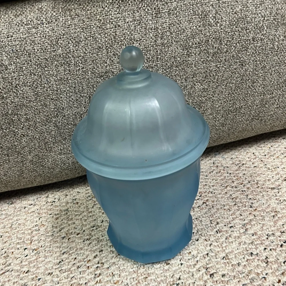 Vintage Indiana Glass Large Satin Blue Glass Apothecary / Ginger Jar